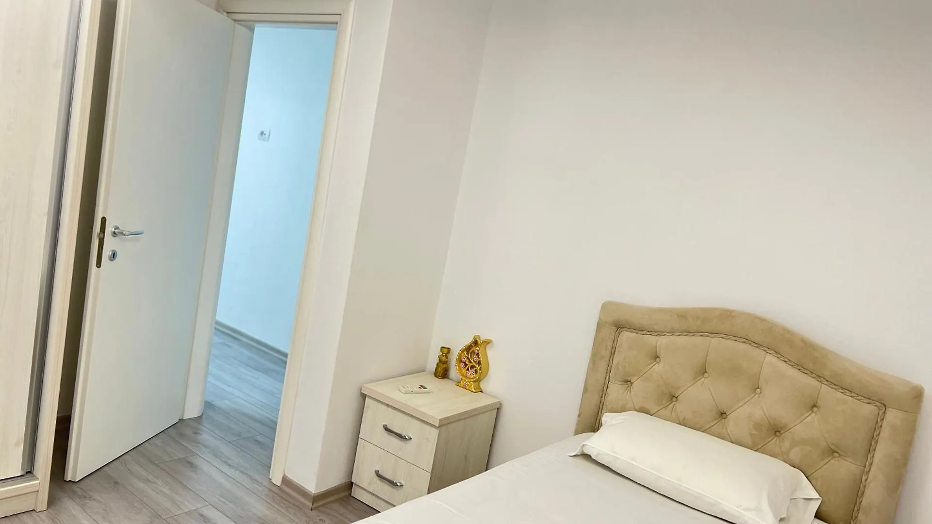 City Center Blloku - Elegant Apartment 03 Tirana