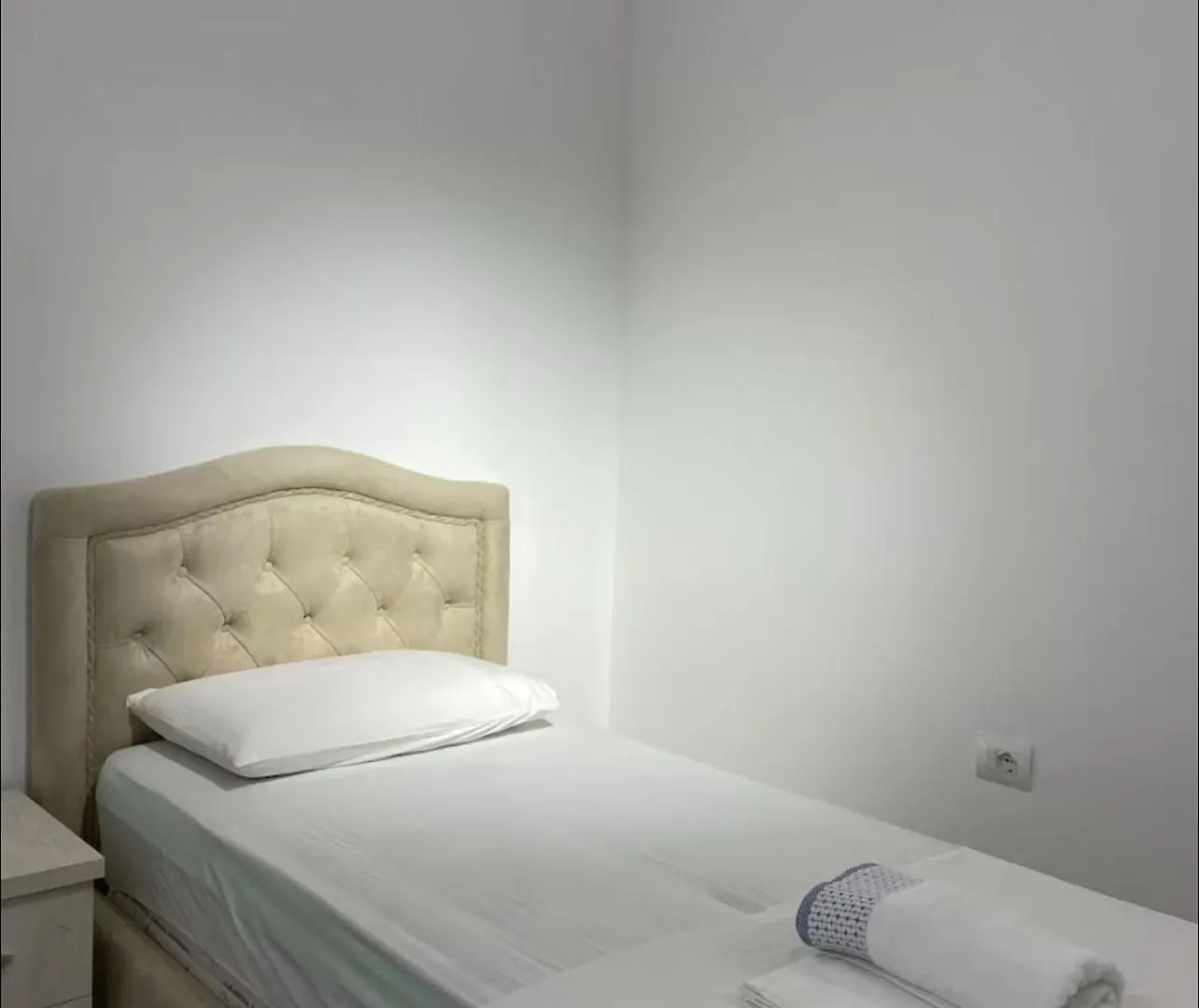 City Center Blloku - Elegant Apartment 03 Tirana 0*,