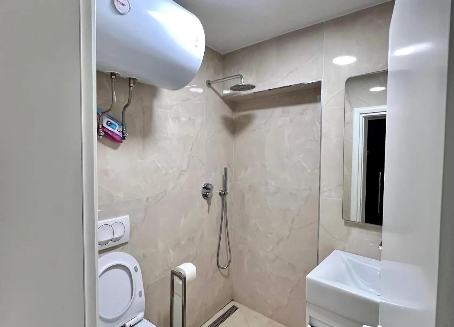 City Center Blloku - Elegant Apartment 03 Tirana